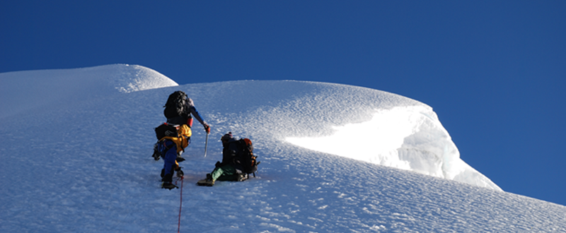 peak climbing in nepal